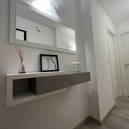 Vista E Comfort A アパート サンレモ